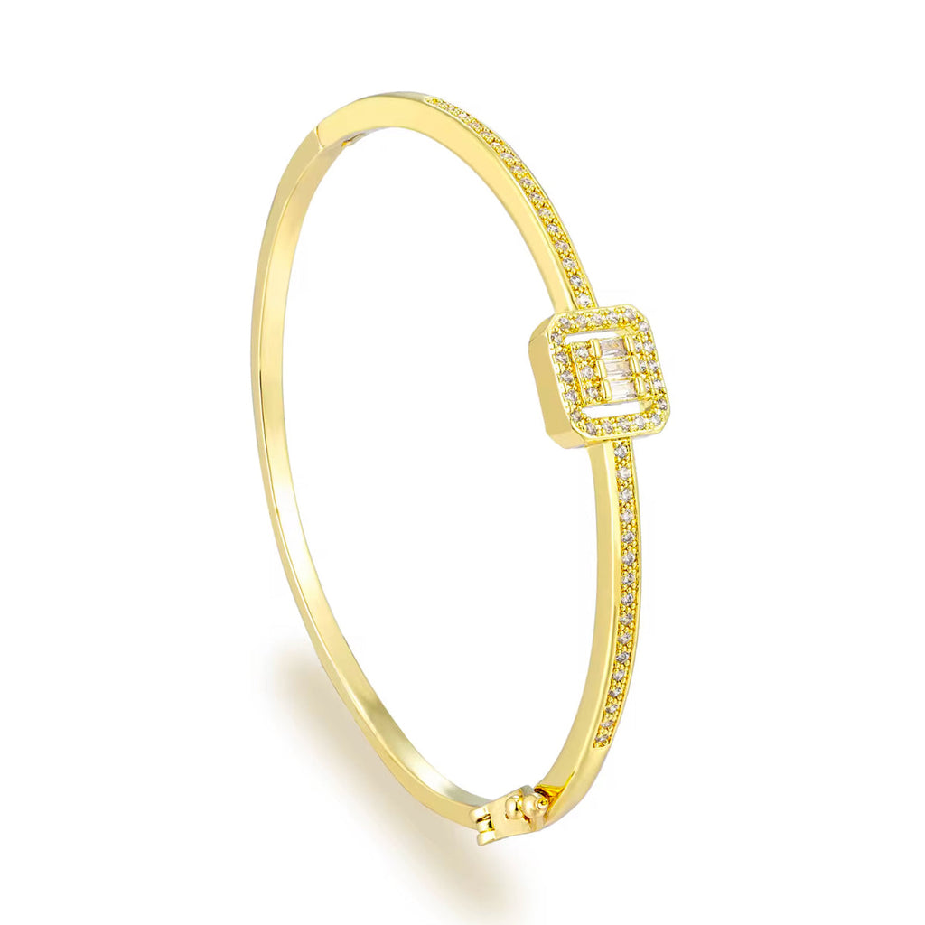 Juego de Joyería de Lujo en Oro de 14K con Zirconia